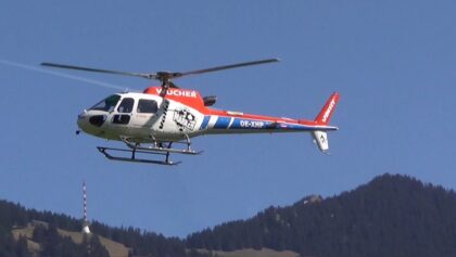 Martin Tschabrun mit einem Airbus Helicopters AS 350 B3 Ecureuil