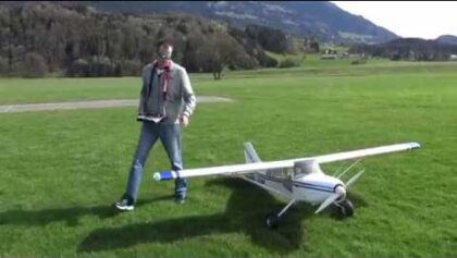 Michael Pfanner fliegt die RC – Maule