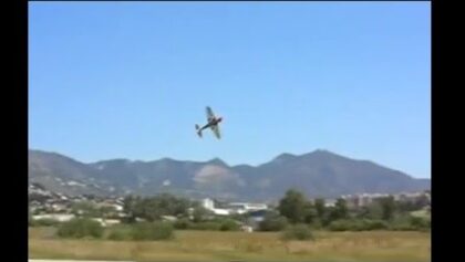 Mijas Aerobatic Show Martin Pickering ilimitada 2010 – campeon.wmv