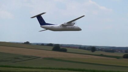 RC Model Airliner Bombardier Dash 8 Q300