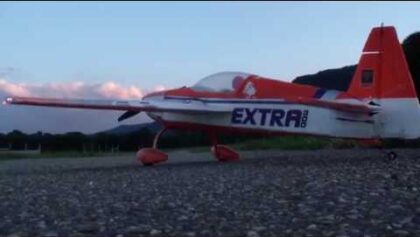Sunset Aerobatic Extra 300 Funflight on the rudder i RCHeliJet