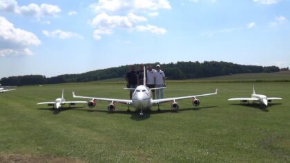 UNBELIEVABLE Radio Controlled Boeing 747 together with RC Concords flight