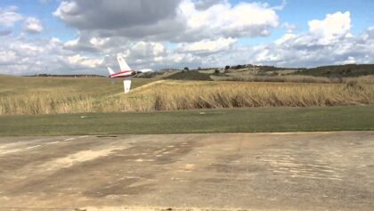 Ultra Flash slow mo fly by at knife edge –