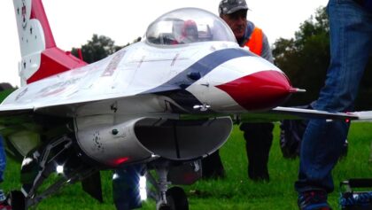 United States Air Force Thunderbirds RC Jet F-16 Scale Turbine