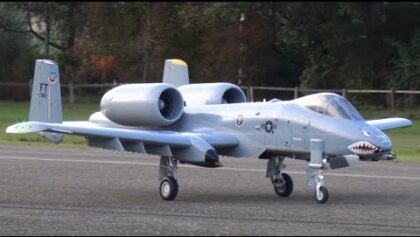 AMAZING, SCALE RC TURBINE MODEL JET WARTHOG A-10 SHOOTING FLARES