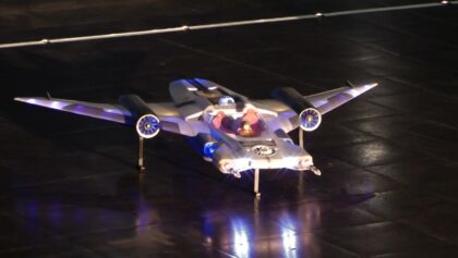 Tri-Wing S-91X Pegasus Starfighter in action