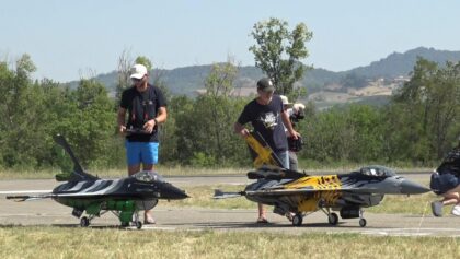 Triple F-16 RC Turbine Scale Model Jets