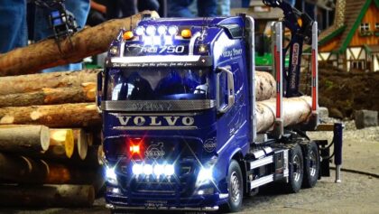 HOW TO LOAD A WOOD RC SCALE VOLVO 750 TRUCK