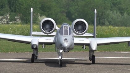 High detailed Warthog A-10 X-Treme fast Low-pass RC Twin-Turbine Scale