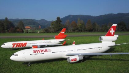 MD-11 RC INCREDIBLE!! 2 HUGE PASSENGER SCALE MODEL TURBINE JET