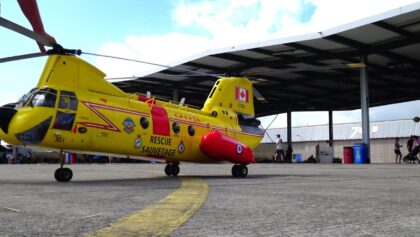 2x GIANT CH-113 RC SCALE TWIN ROTOR MODEL HELICOPTER