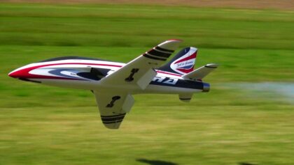 OVER 300MPH RC JET FUTURA JETCAT P 140RXI HIGH SPEED