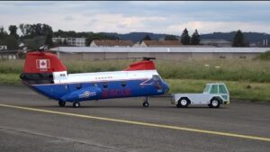 R/C Push-Back (selfmade) bring a Giant Labrador CH-113 R/C Helicopter