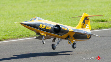 smoke-on Lockheed F-104 Starfighter turbine powered