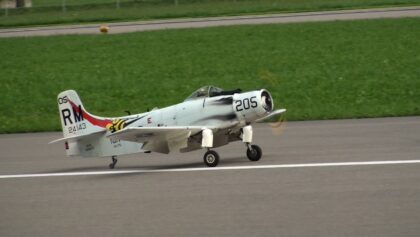Douglas A-1 Skyraider Show flights