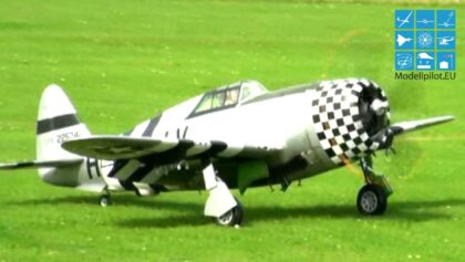 SUPER SOUND AMAZING P-47 THUNDERBOLT WARBIRD AEROBATIC FLIGHT ANDREAS GIETZ