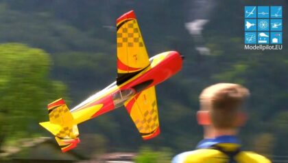 EXTRA 330 SC OLIVER FUCHS AXI MOTOR RC AEROBATIC FLIGHT