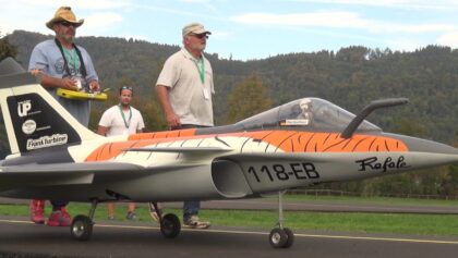 GIANT RC JET TWIN TURBINE POWERED RAFALE MODEL