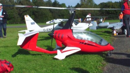 HUGE RC AUTO-GYROCOPTER CRASH IN 1000 PIECES