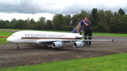 Orig.RCHeliJet™ Ferngesteuert Gigantic A-380 Singapore Airlines Peter Michel Hausen a.A