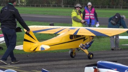 Radio controlled Parachutist CRASHES under Radio controlled Airplanes