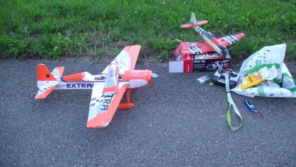 Ready2fly Parkzon Extra 300 BNF Nightstyle à Là RCHeliJet
