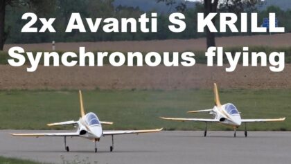 Synchronous flying 2x Avanti S KRILL Aircraft, 2017