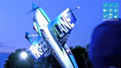 EXTRA 330SC GERNOT BRUCKMANN RC AEROBATIC NIGHT FLIGHT with SMOKE