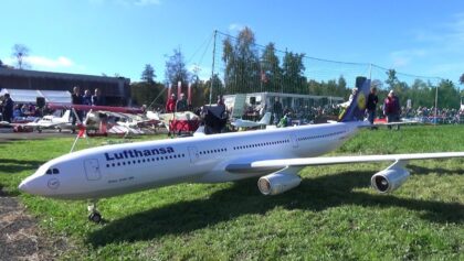 GIANT RADIO CONTROLLED AIRBUS A340 TURBINE MODEL AIRLINER