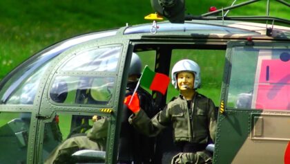 Waving Flag RC Scale Portugal Alouette turbine model Helicopter amazing