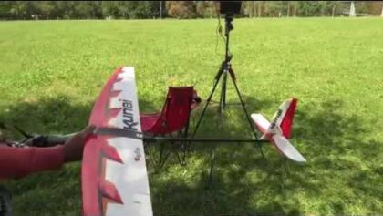 AEROBATICS WITH A KUNAI TUNED-UP RC SAILPLANE 2017 BRUNAU ZH