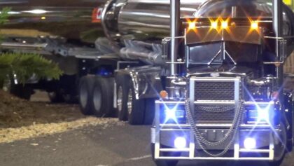 AMERICAN RC TRUCK LONG VEHICLE SPIRITS TRANSPORTER