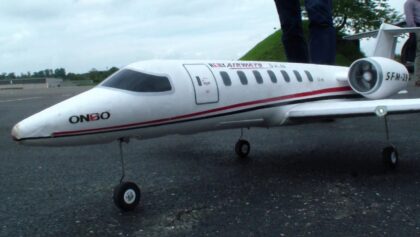 ARF REELY LEAR JET 45 RC AIRLINER TWIN EDF POWER