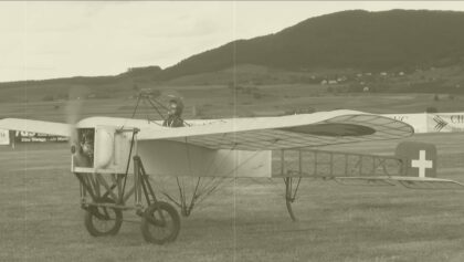 Blériot XI 1909 first flight French aircraft of the pioneer
