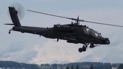 DETAILED BOEING AH-64 APACHE ELECTRIC SCALE RC MODEL HELICOPTER