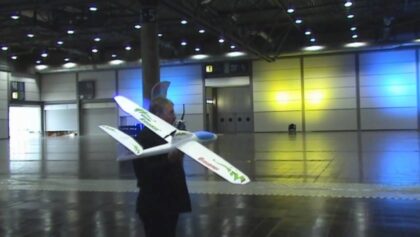 Elektro Rookie Indoor Action