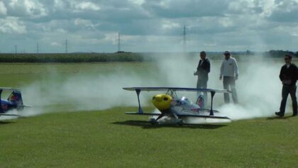 Euroflugtag Rheidt 2011 – Red Bull Pitts Special