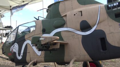 GIANT XXXL SCALE RC TURBINE HELICOPTER MODEL COBRA AH-1
