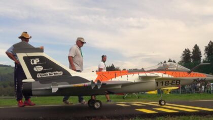 Giant RC JET RAFALE Twin turbine Model 4.50 meter length