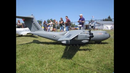 Hannes Heppe Gigantic RC Scale Airbus Military A400M with Parachute