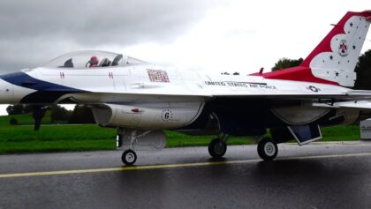 INCREDIBLE RC SCALE US AIR FORCE F-16 THUNDERBIRD TURBINE JET