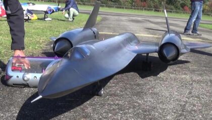 LOCKHEED SR-71 BLACKBIRD RC SCALE TURBINE JET MODEL