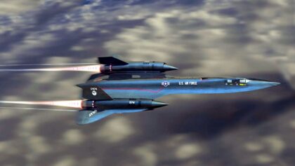 LOCKHEED SR-71 Blackbird Low pass and very fast overflights BIG