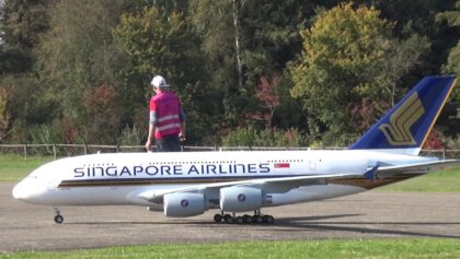 Low Pass RC A-380 4xTurbine Jet Cat P120 Model Airliner