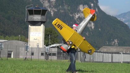 NORTH AMERICAN T-6G and US NAVY AT-6 RC AIRCRAFT MODEL