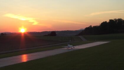 RC AIRLINER OWN CONSTRUCTION LOCKHEED TRISTAR L-1011 EVENING SUNSET FLIGHT