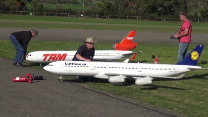 RC Airliner TAM Linhas Aéreas MD-11 MCDonnell Douglas and A-340