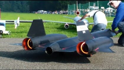 RC Jet Lockheed SR-71 Blackbird by Roger Knobel with After