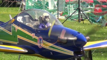 R/C PLANE EMBRAER EMB 314 SUPER TUCANO TURBO-PROP Academia da