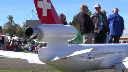 RC STUNNING GIGANTIC !!! HUGE RC MD-11 AIRLINER XXXL SCALE